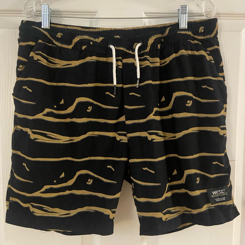 Abstract Print Short